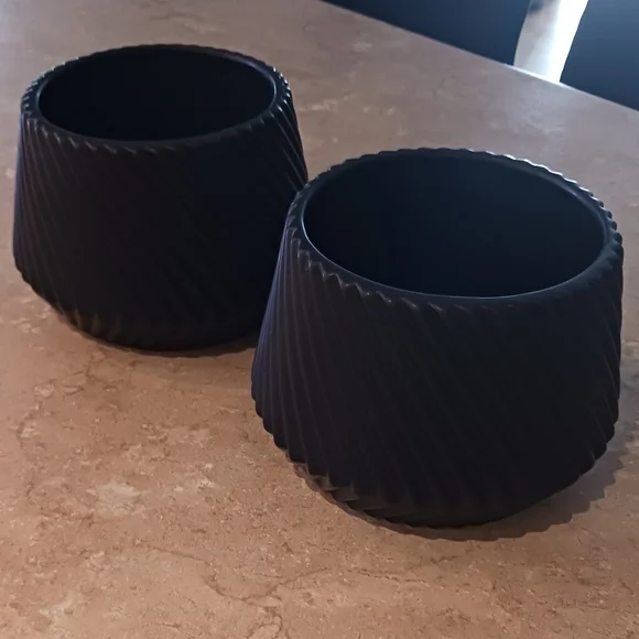 Brand New 2 Pack Matte Black Stylish Planters - Picture 7 of 9
